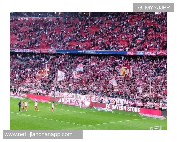 拜仁球迷呼吁理解关闭南看台的决定烟火虽扰但情感依旧坚定